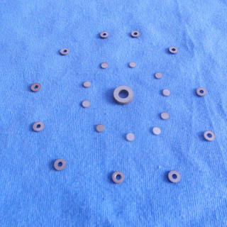 Composants céramiques piézoélectriques pour le nettoyage d'atomiseur et de dent